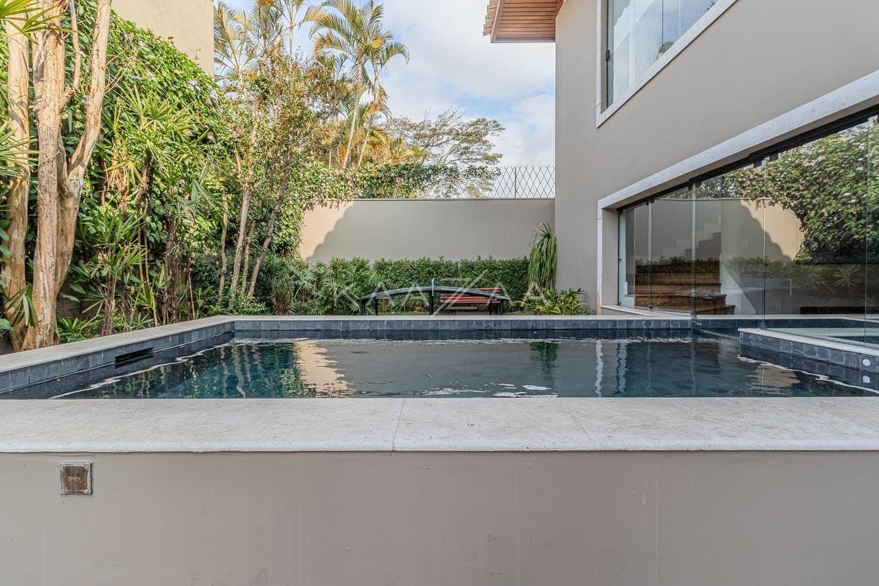 Casa completa em lazer, amplitude e privacidade, com 5 suítes. Em ótima localização na Cidade Jardim. - Foto 5