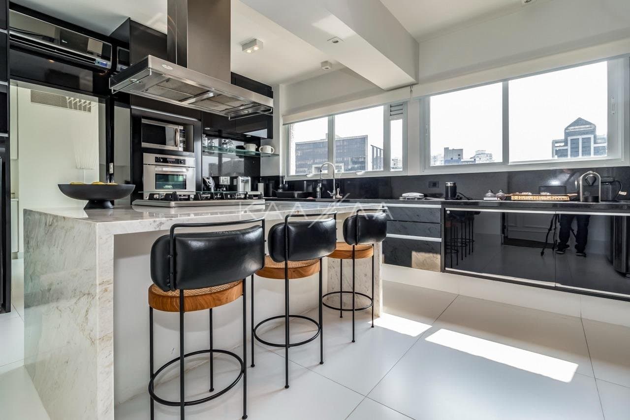 Elegância em estilo clássico: apartamento super iluminado no Itaim Bibi. - Foto 12