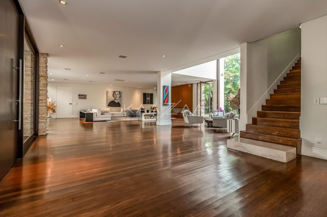 Localização cobiçada e arquitetura contemporânea. Casa extraordinária no Jardim Europa. - Foto 1