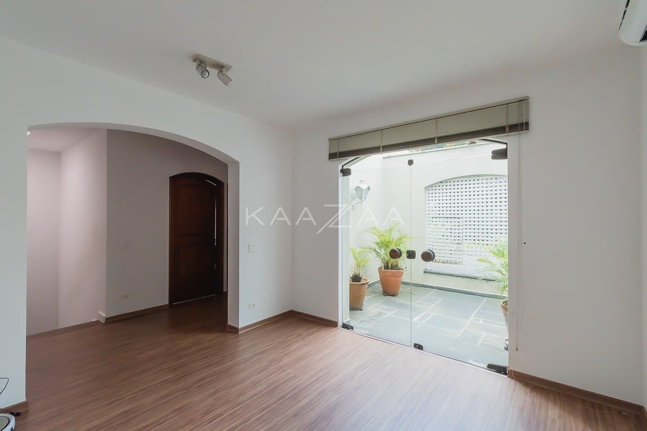 Casa com clima sossegado e muitos espaços para aproveitar, em Alto de Pinheiros. - Foto 21