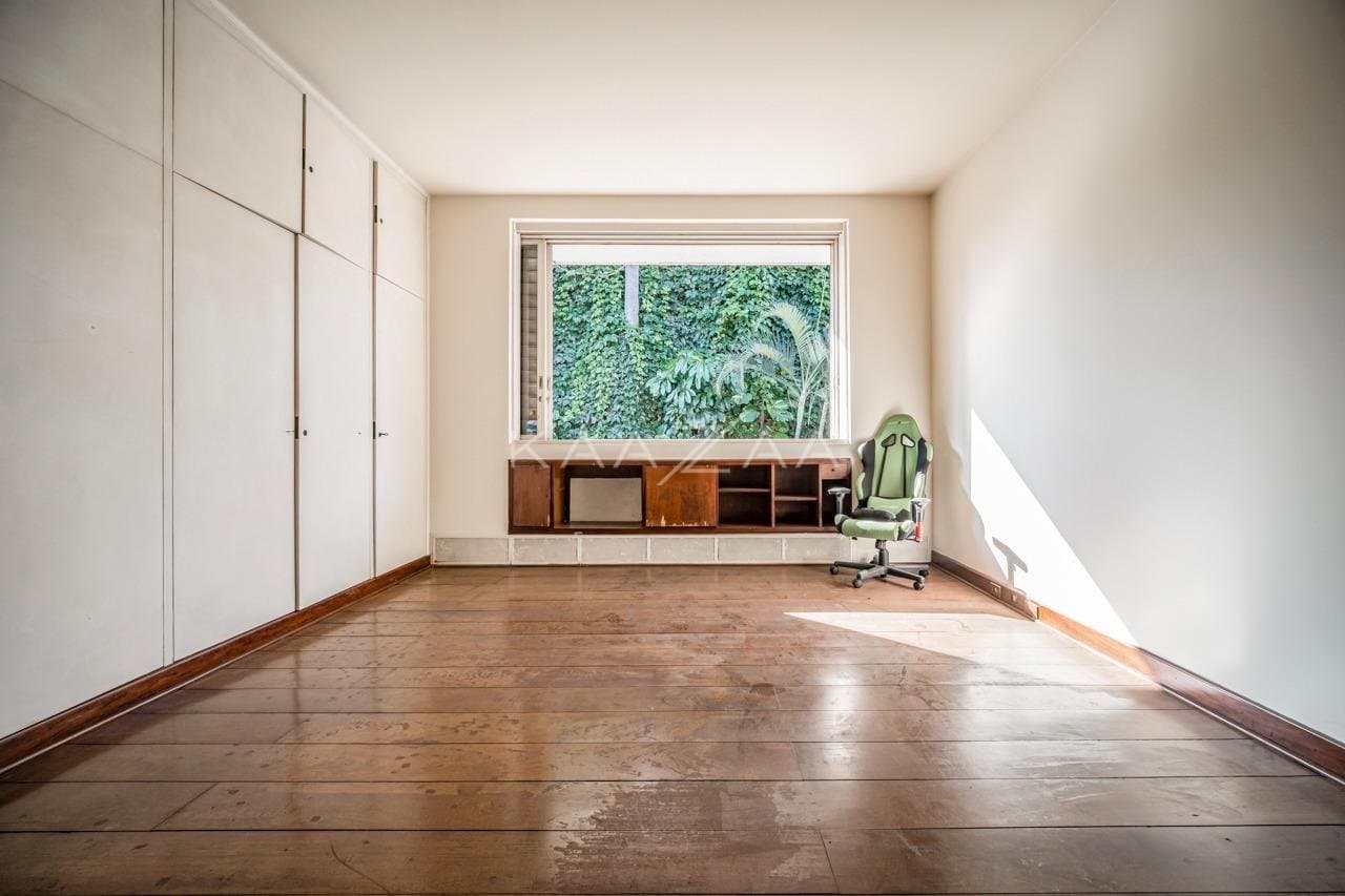 Excelente casa modernista, com lindo jardim em um amplo terreno no Jardim Europa. - Foto 20