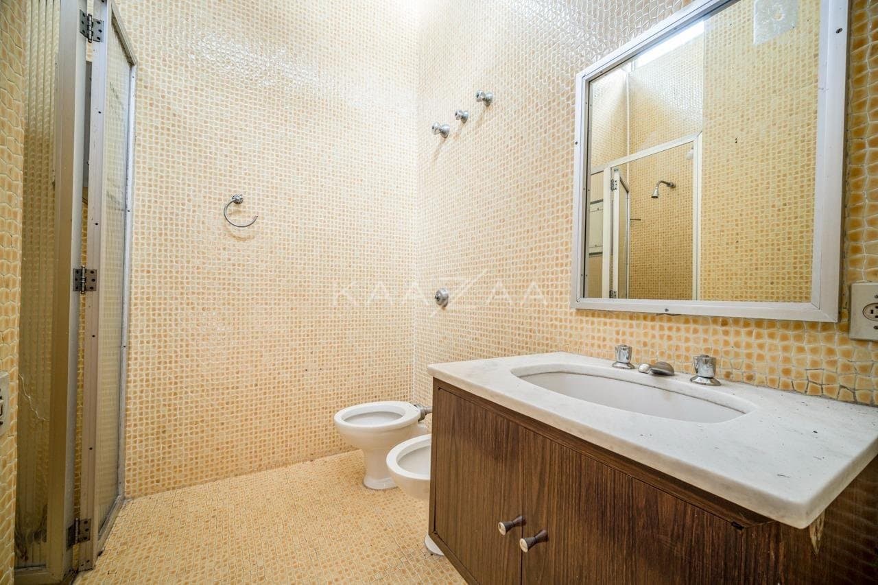 Excelente casa modernista, com lindo jardim em um amplo terreno no Jardim Europa. - Foto 25