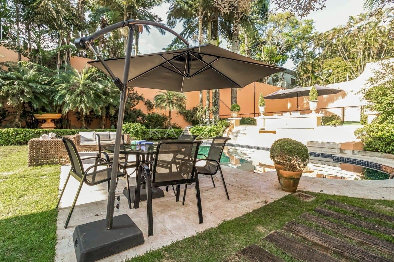 Casa deliciosa com lindo jardim e 4 suítes. Reformada, no Jardim Guedala. - Foto 4