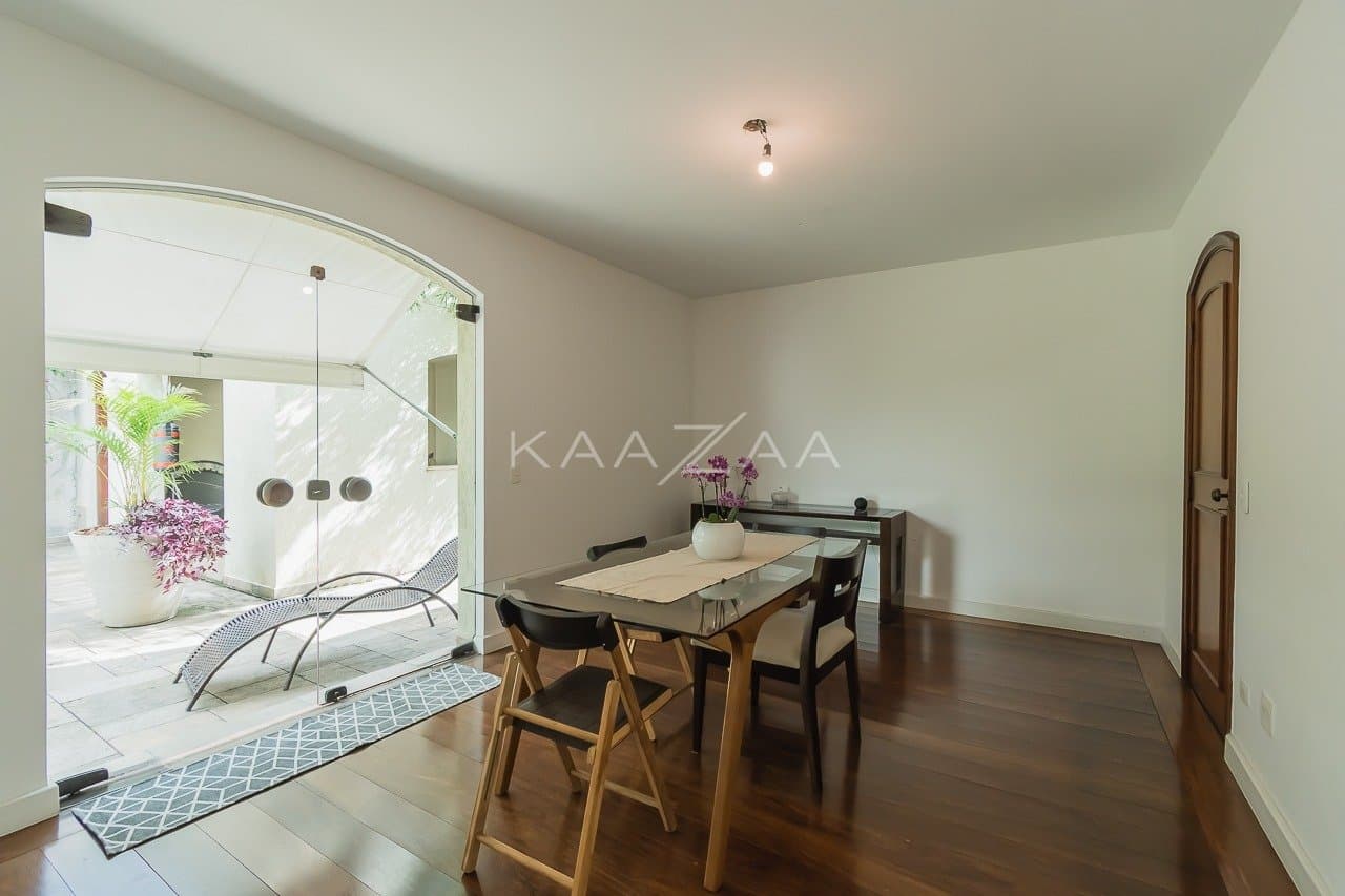 Casa com clima sossegado e muitos espaços para aproveitar, em Alto de Pinheiros. - Foto 8