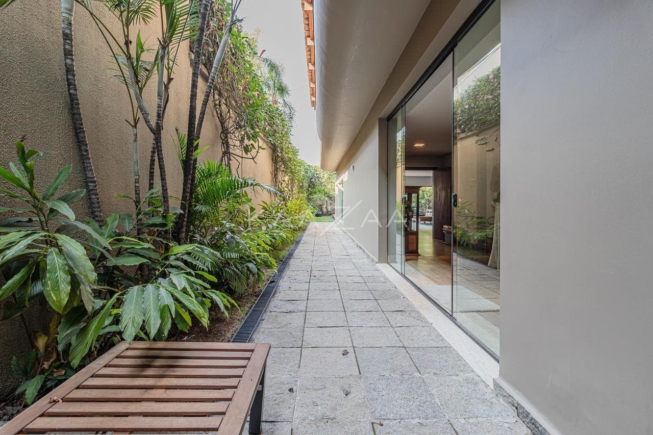 Casa completa em lazer, amplitude e privacidade, com 5 suítes. Em ótima localização na Cidade Jardim. - Foto 100