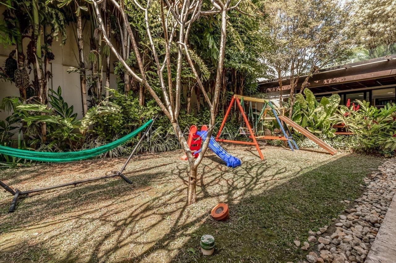 Localização cobiçada e arquitetura contemporânea. Casa extraordinária no Jardim Europa. - Foto 16
