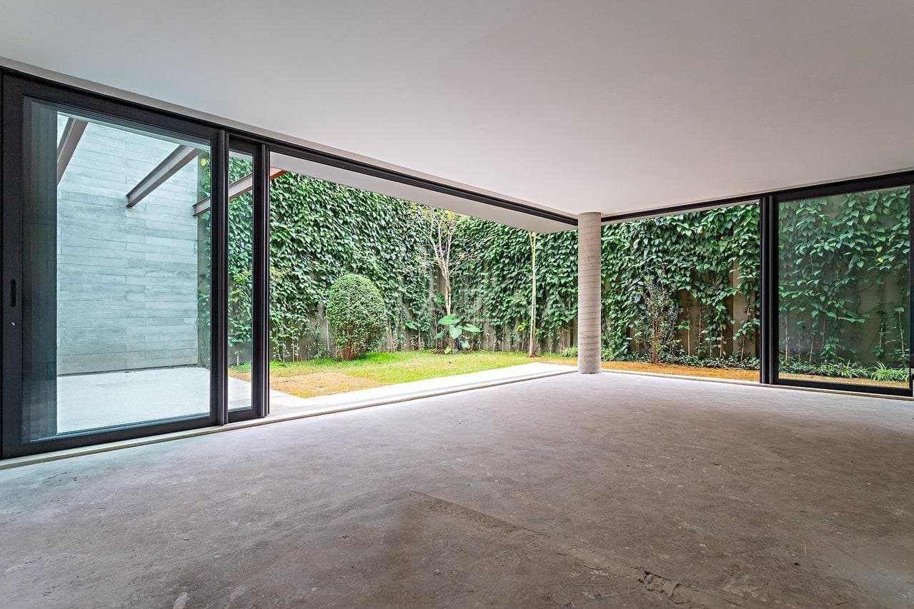 Casa nova contemporânea em rua fechada próxima aos Clubes Pinheiros, Hebraica e Shopping Iguatemi - Foto 11