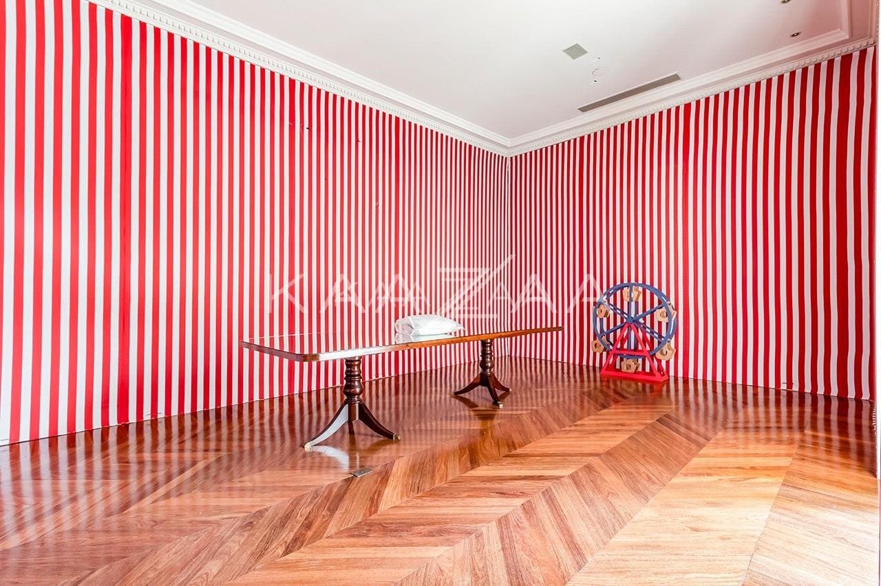Casa exuberante com jardim e vista verde infinita. Em rua sossegada no Real Parque. - Foto 11