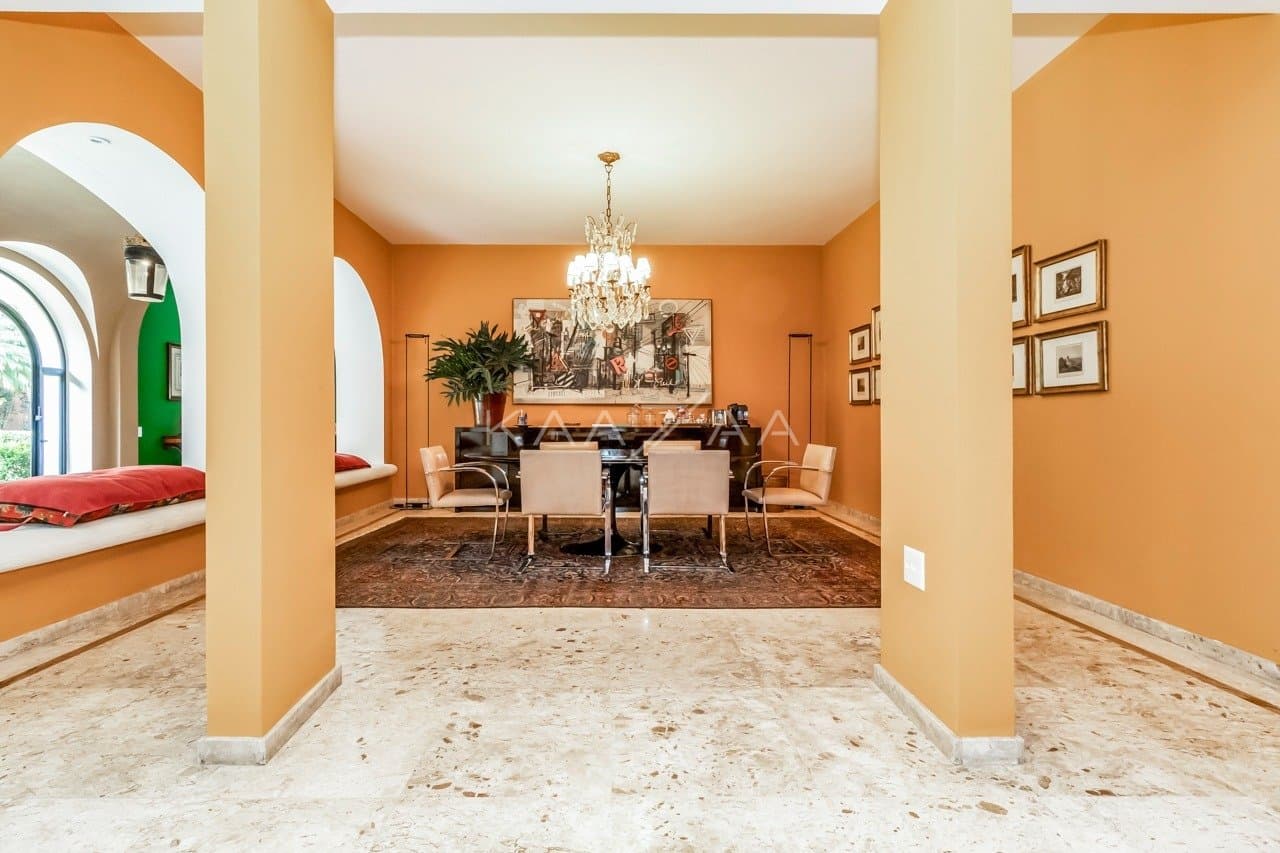 Casa deliciosa com lindo jardim e 4 suítes. Reformada, no Jardim Guedala. - Foto 19