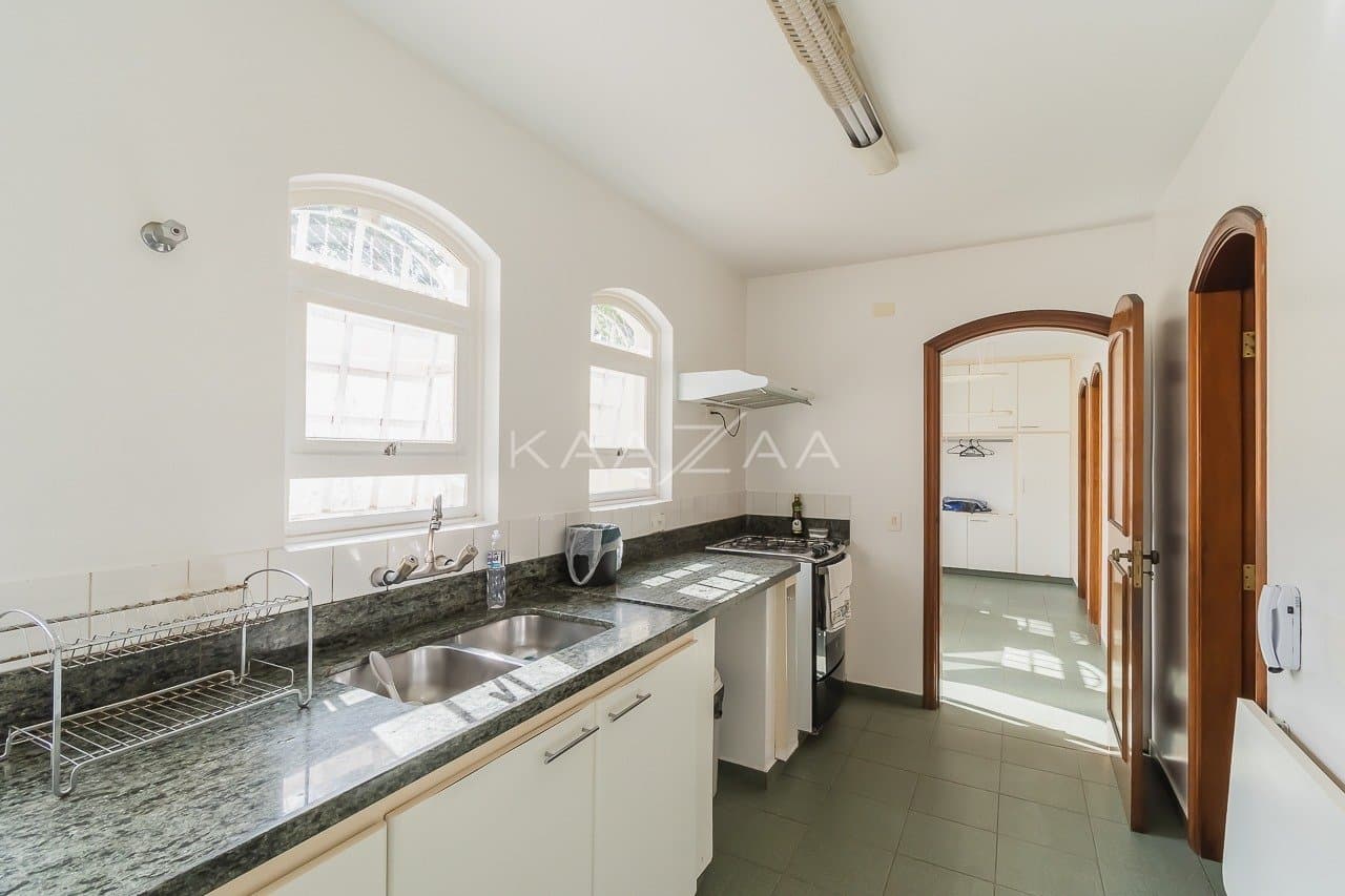Casa com clima sossegado e muitos espaços para aproveitar, em Alto de Pinheiros. - Foto 5