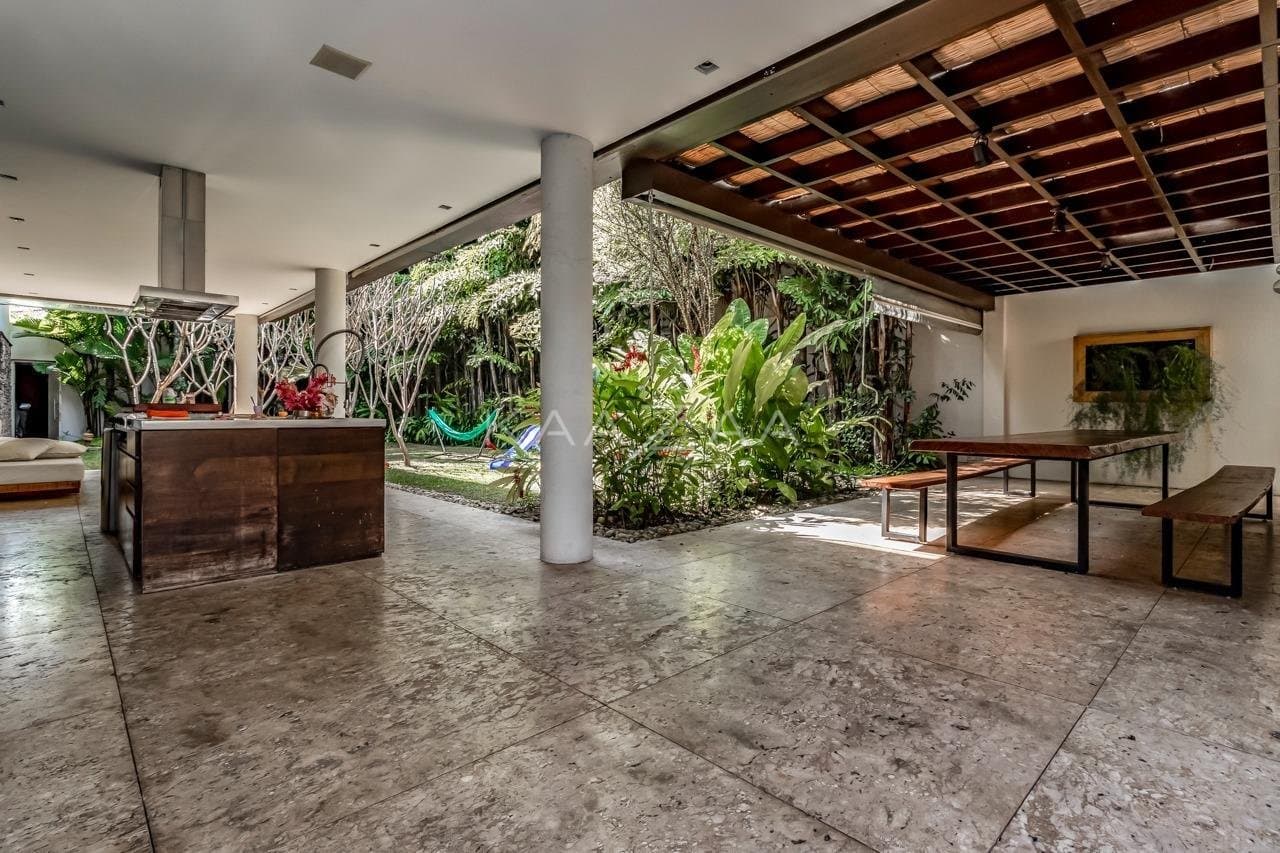 Localização cobiçada e arquitetura contemporânea. Casa extraordinária no Jardim Europa. - Foto 12