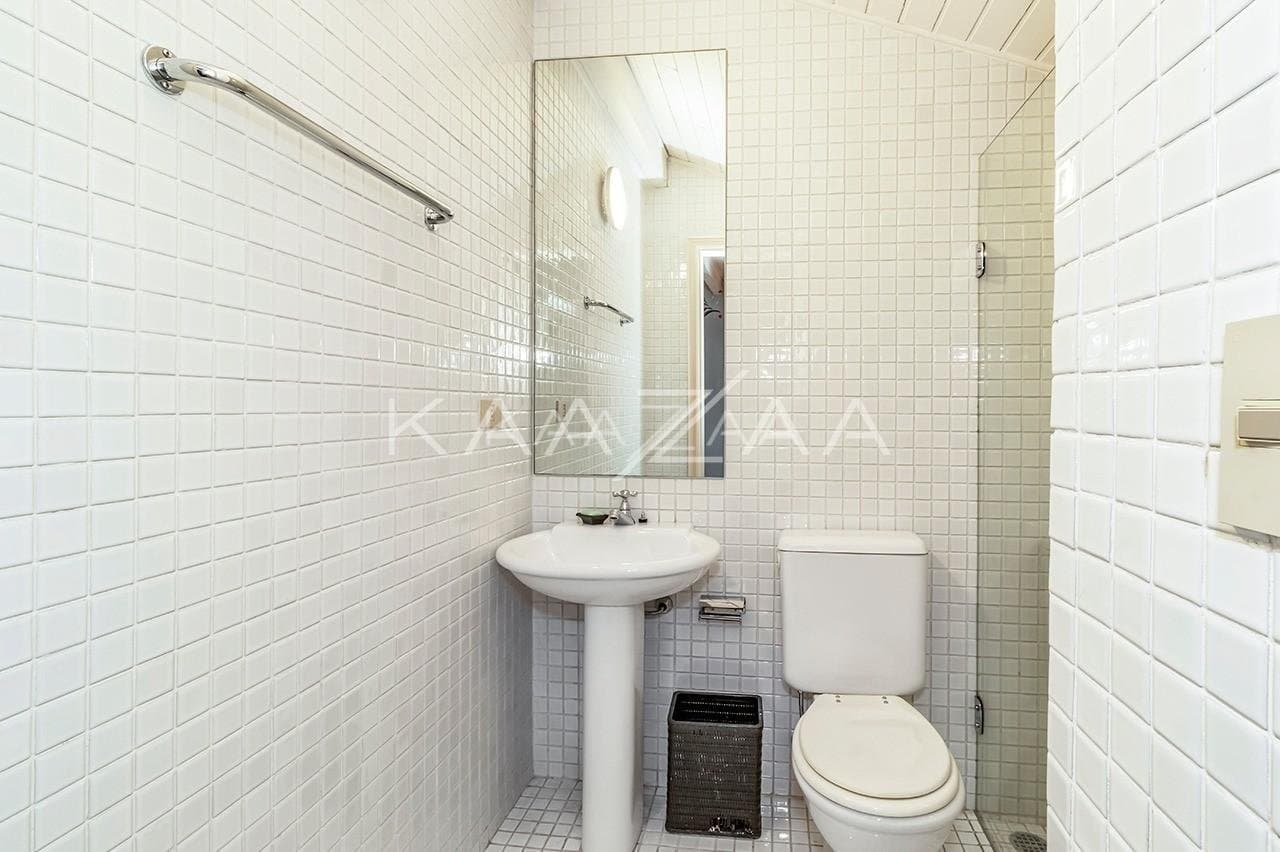 Casa exuberante com jardim e vista verde infinita. Em rua sossegada no Real Parque. - Foto 35