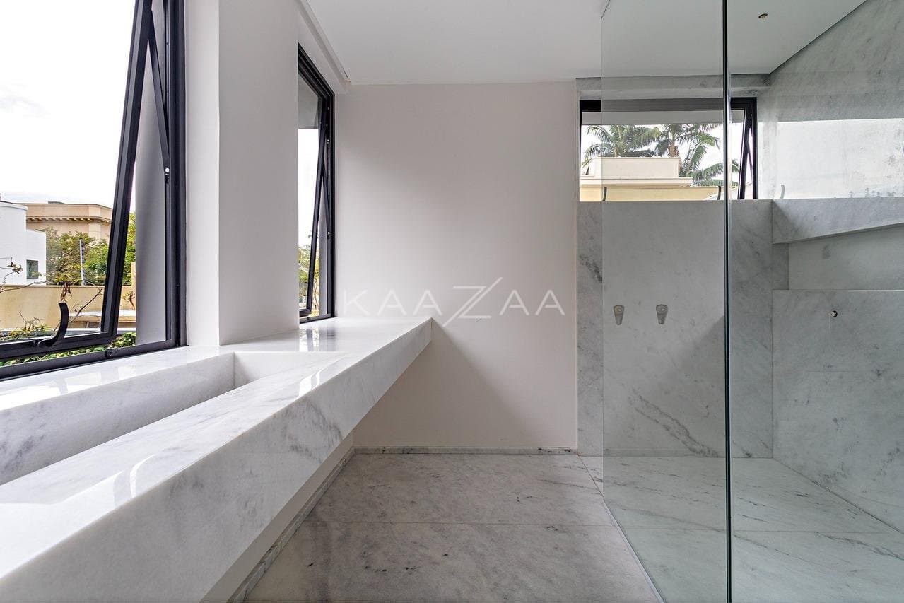 Casa nova contemporânea em rua fechada próxima aos Clubes Pinheiros, Hebraica e Shopping Iguatemi - Foto 14