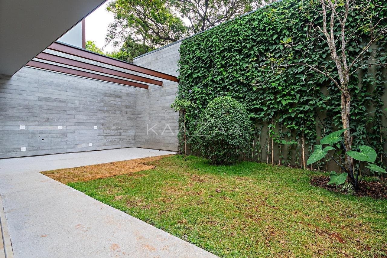 Casa nova contemporânea em rua fechada próxima aos Clubes Pinheiros, Hebraica e Shopping Iguatemi - Foto 10
