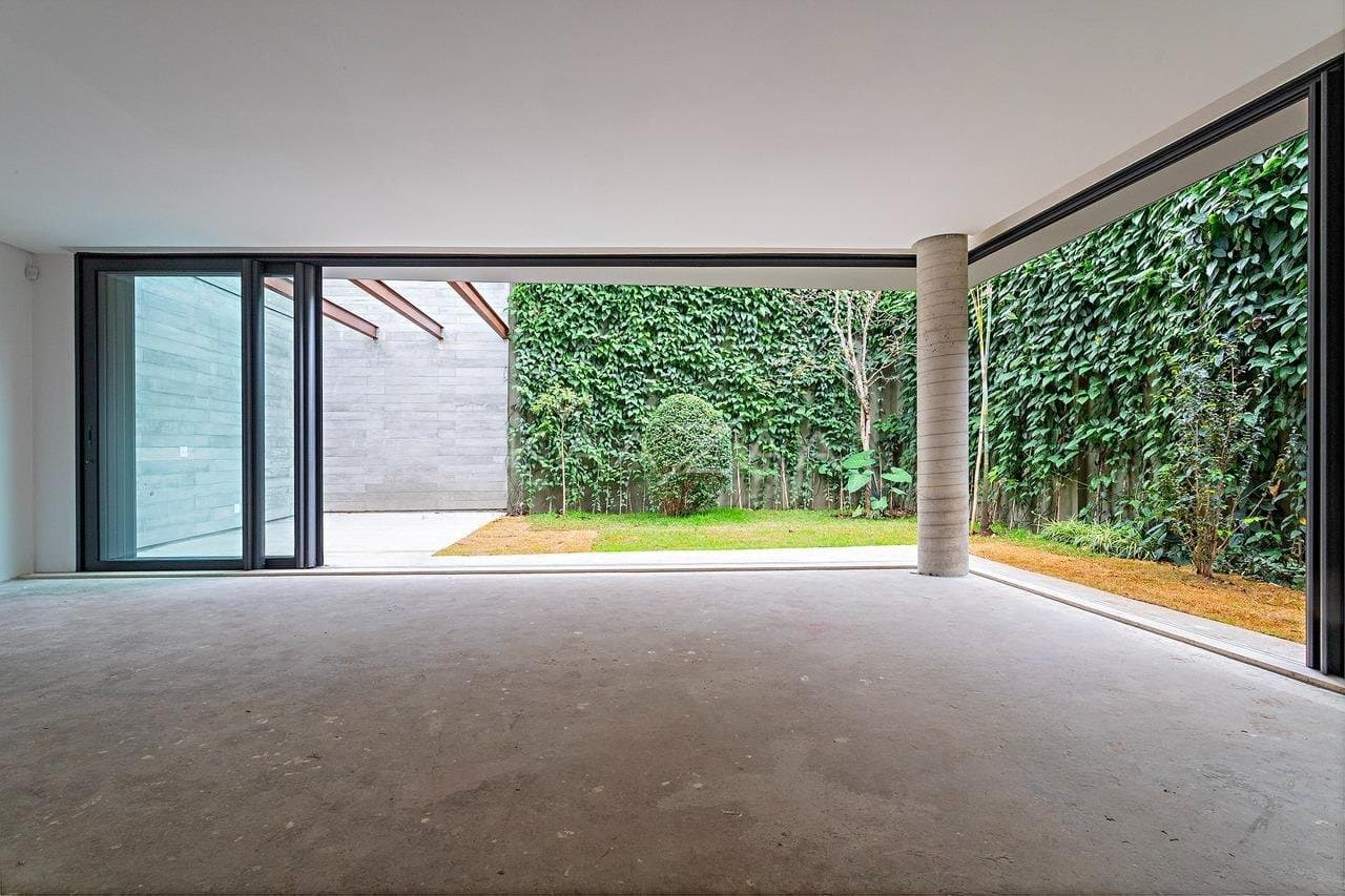 Casa nova contemporânea em rua fechada próxima aos Clubes Pinheiros, Hebraica e Shopping Iguatemi - Foto 12