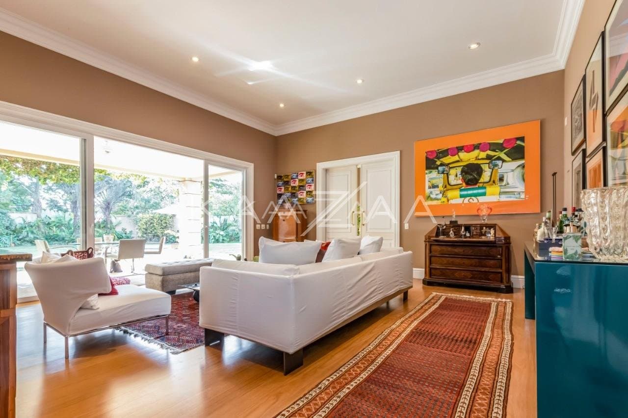 A mistura entre o clássico e o moderno tomam conta dos espaços. Casa deliciosa em rua sem saída, na Cidade Jardim. - Foto 11