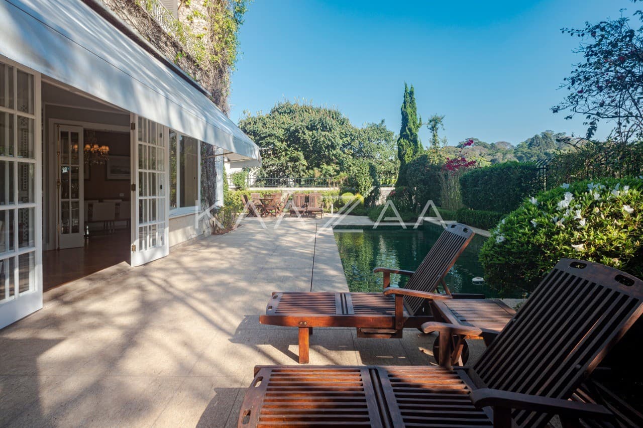 Bela e verdejante. Uma casa que faz sonhar no Jardim Guedala. - Foto 2