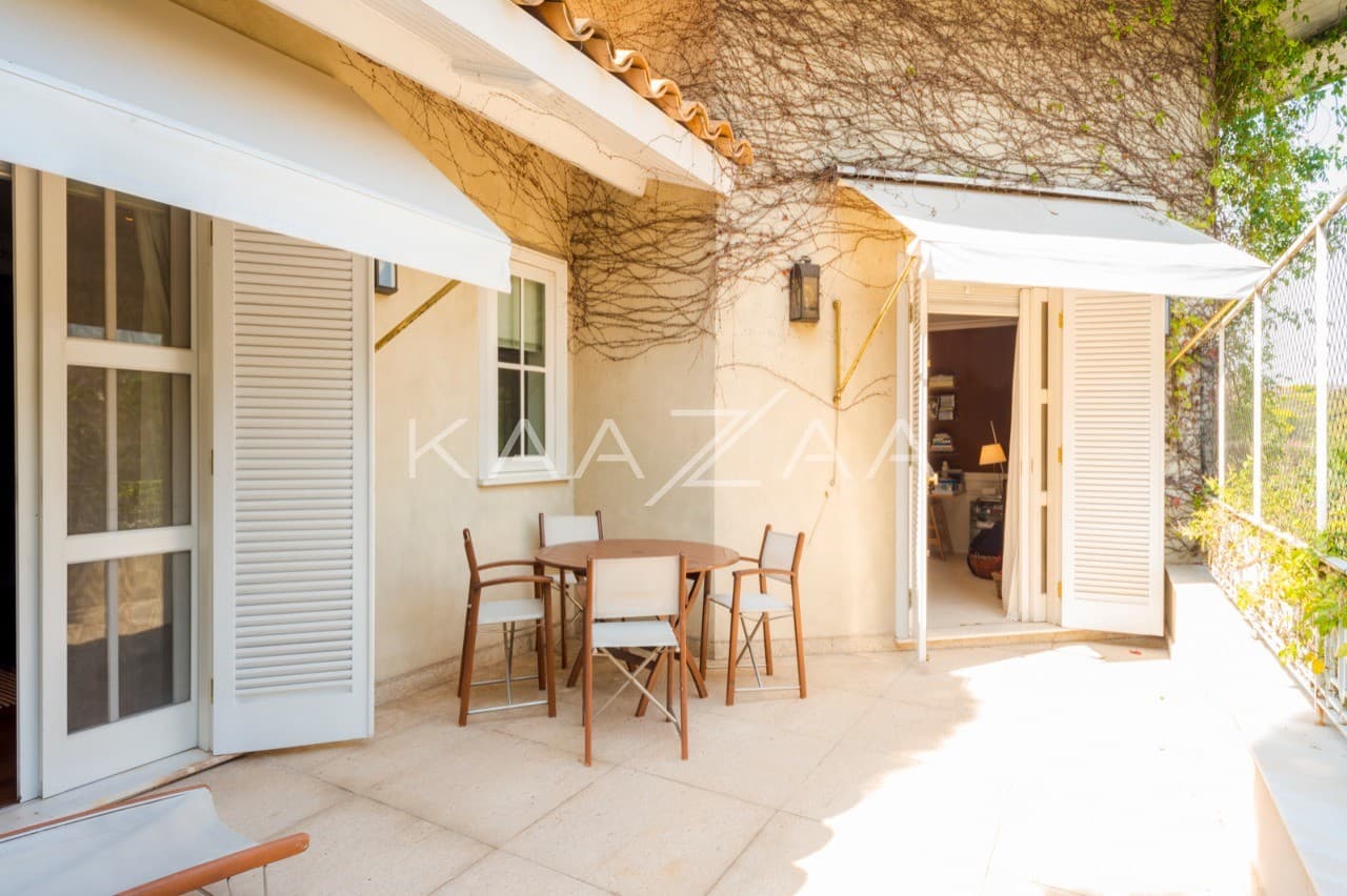 Bela e verdejante. Uma casa que faz sonhar no Jardim Guedala. - Foto 16