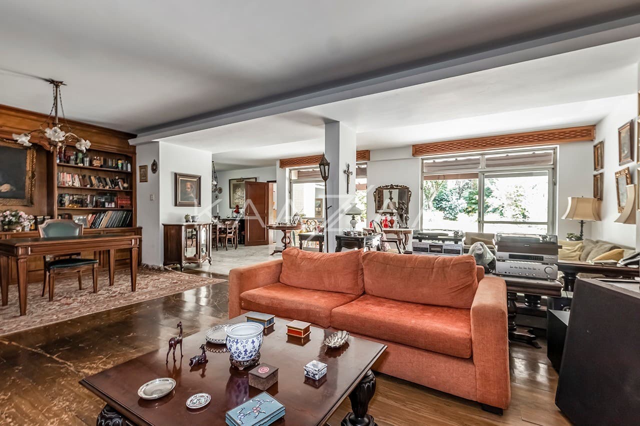 Acesso rápido ao Jardins, Itaim e Pinheiros. Casa em excelente localização no Jardim Europa. - Foto 1