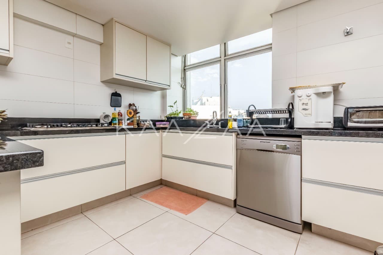 Acabamentos arrojados, rodeados de conforto e lazer, diante de uma vista arrebatadora. Cobertura duplex no Real Parque. - Foto 16