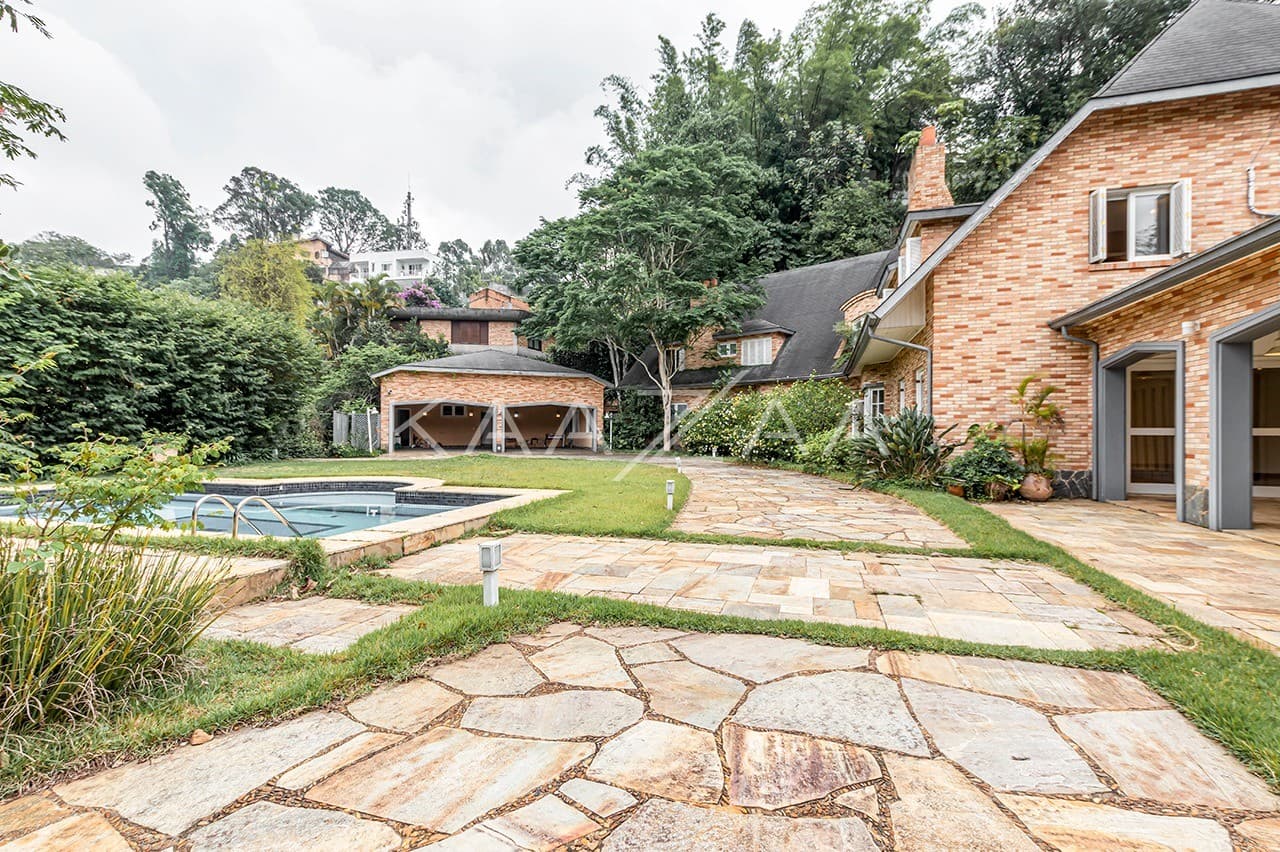 Para esquecer que está em São Paulo. Casa enorme cercada por verde no Real Parque. - Foto 3