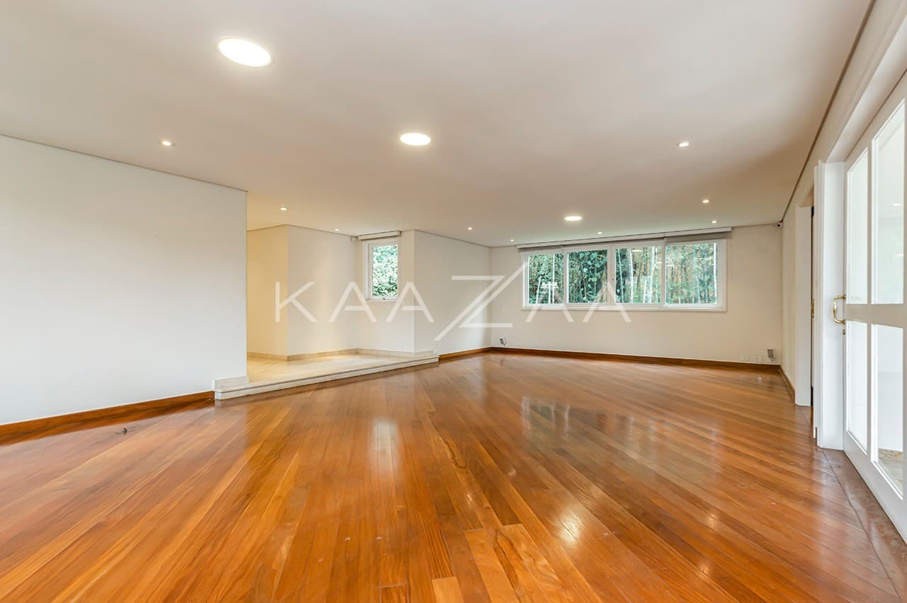 Para esquecer que está em São Paulo. Casa enorme cercada por verde no Real Parque. - Foto 7