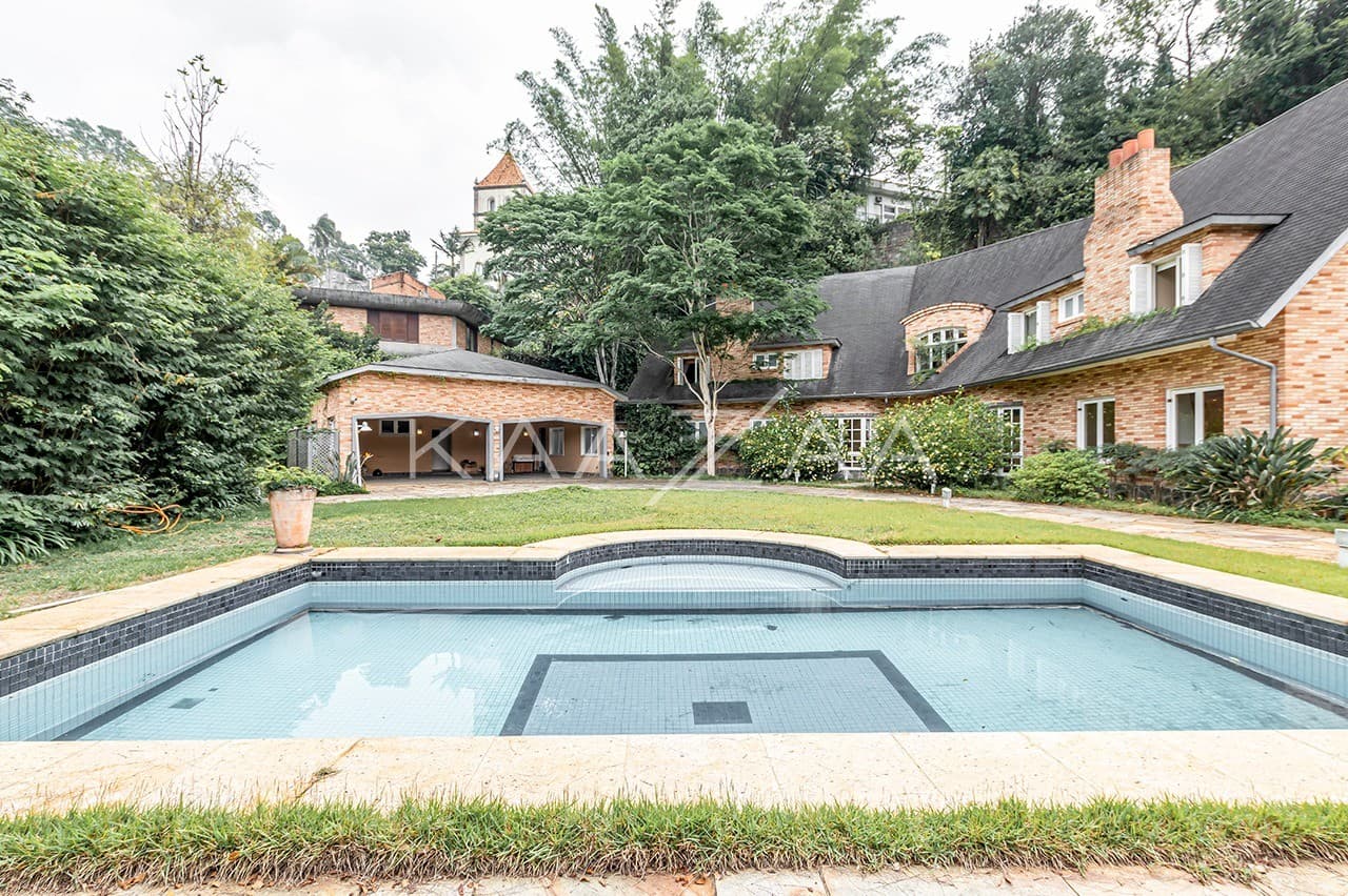 Para esquecer que está em São Paulo. Casa enorme cercada por verde no Real Parque. - Foto 1