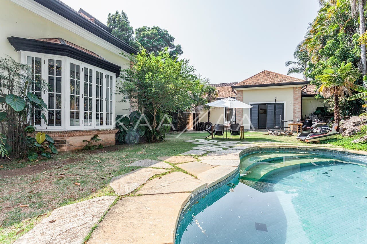 Um jardim tropical em plena Cidade Jardim. Casa com projeto de Marcos Tomanik. - Foto 1