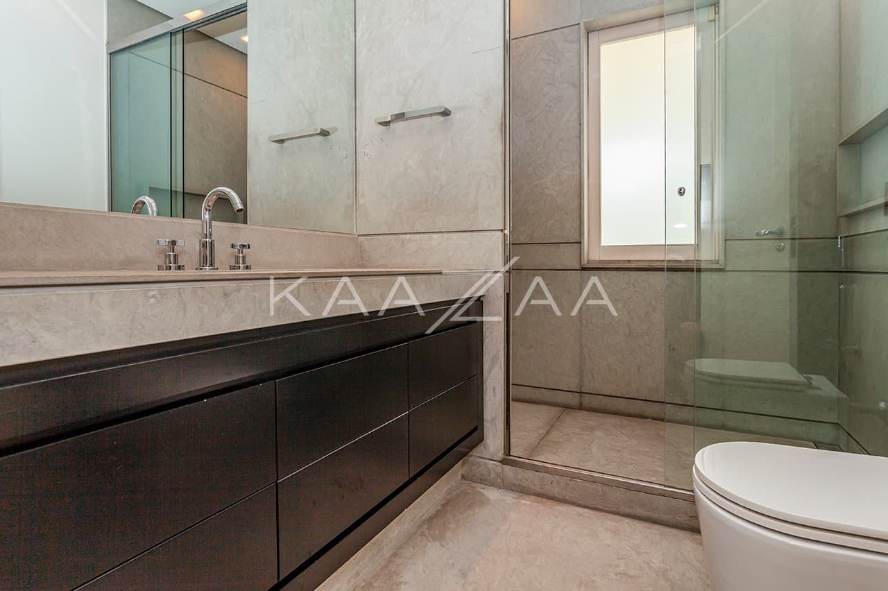 Design clean e acabamentos primorosos nesta casa na Cidade Jardim. - Foto 16