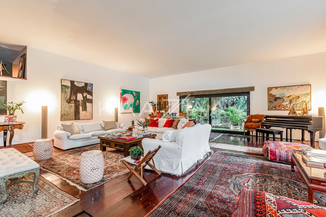 Casa brutalista com projeto arquitetônico singular e muito concreto no Jardim América. - Foto 7