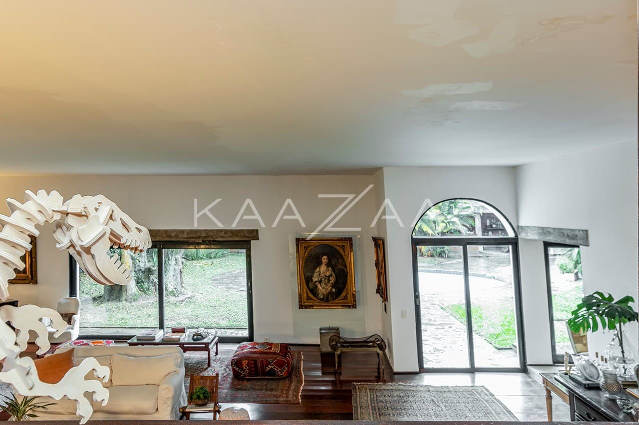 Casa brutalista com projeto arquitetônico singular e muito concreto no Jardim América. - Foto 12