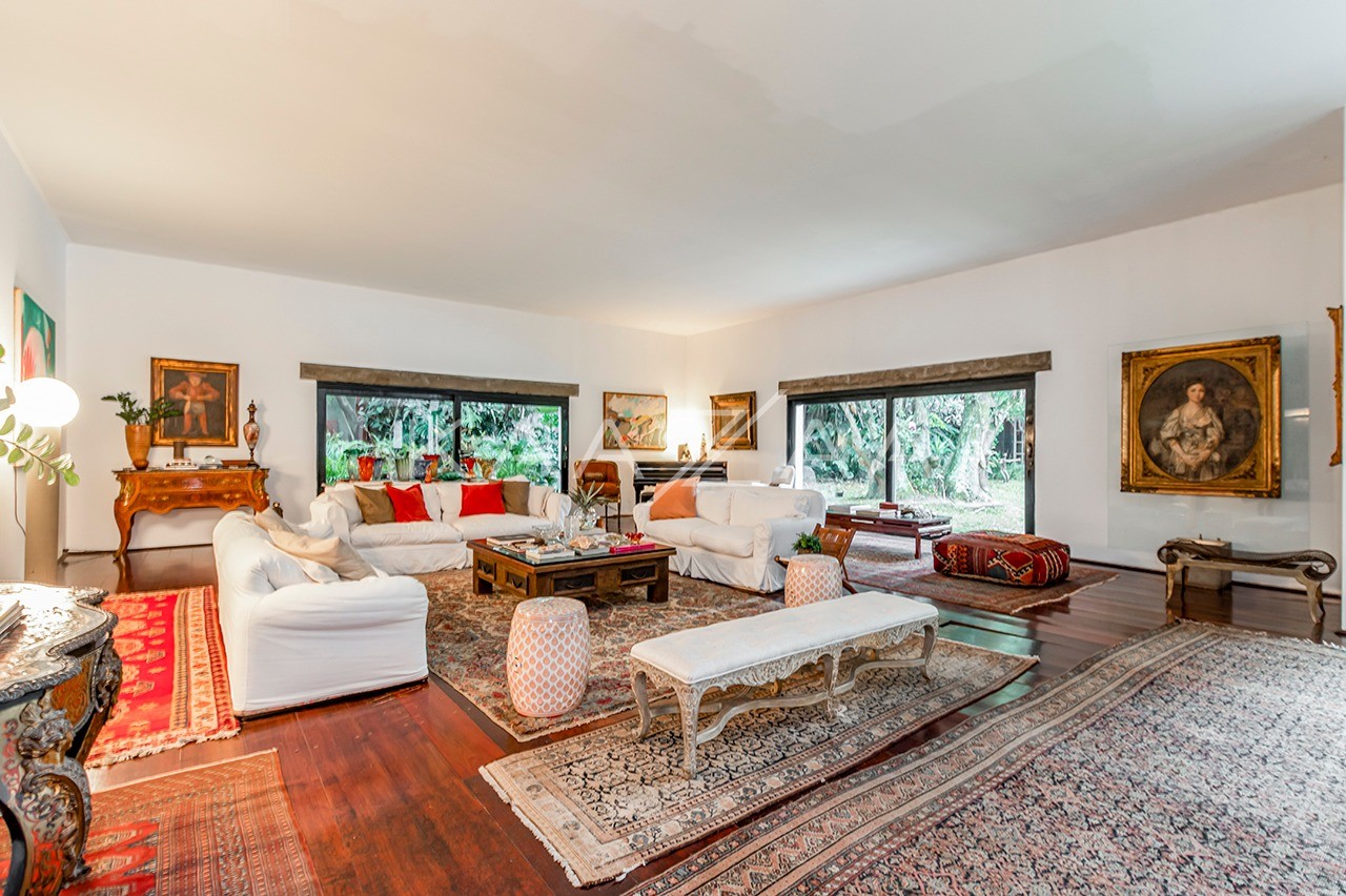 Casa brutalista com projeto arquitetônico singular e muito concreto no Jardim América. - Foto 6