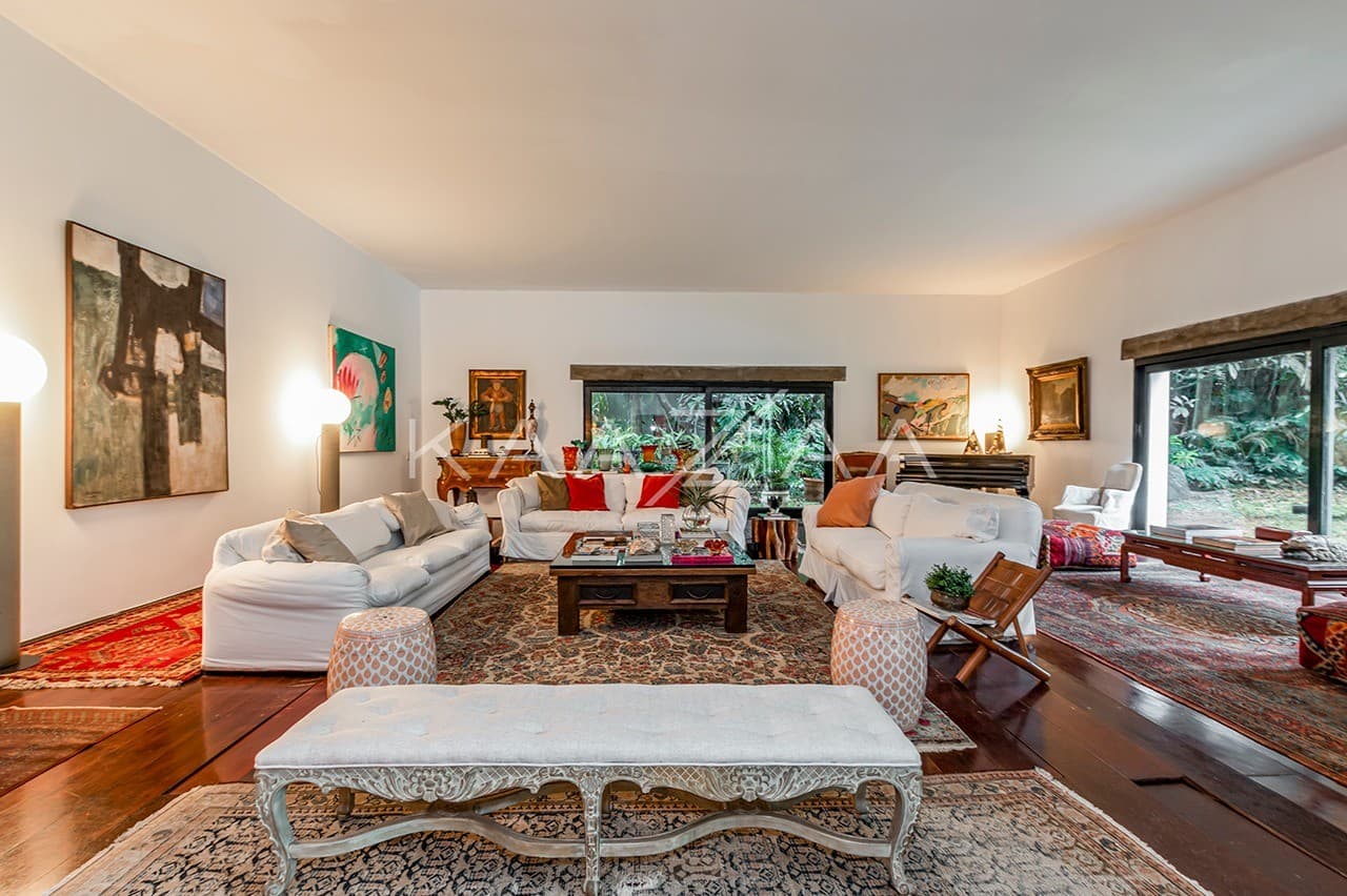 Casa brutalista com projeto arquitetônico singular e muito concreto no Jardim América. - Foto 9