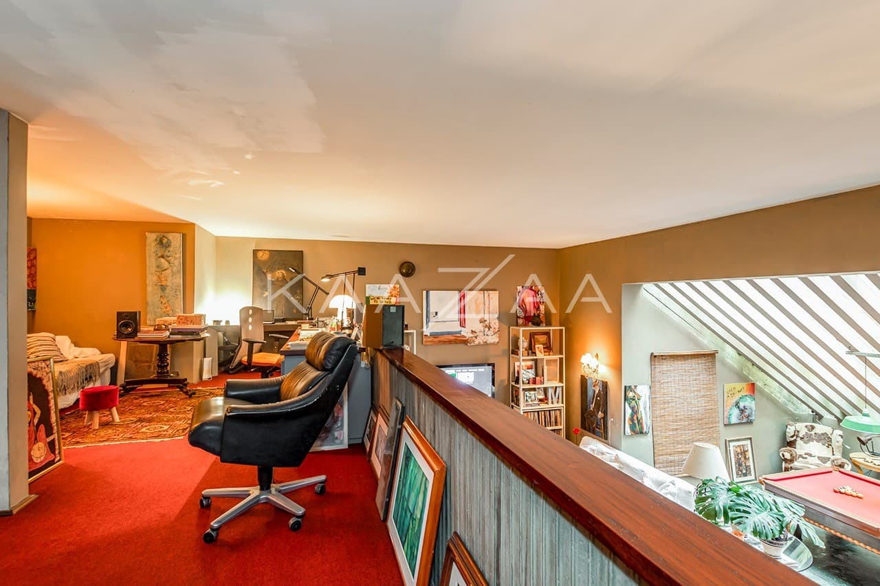 Casa brutalista com projeto arquitetônico singular e muito concreto no Jardim América. - Foto 22