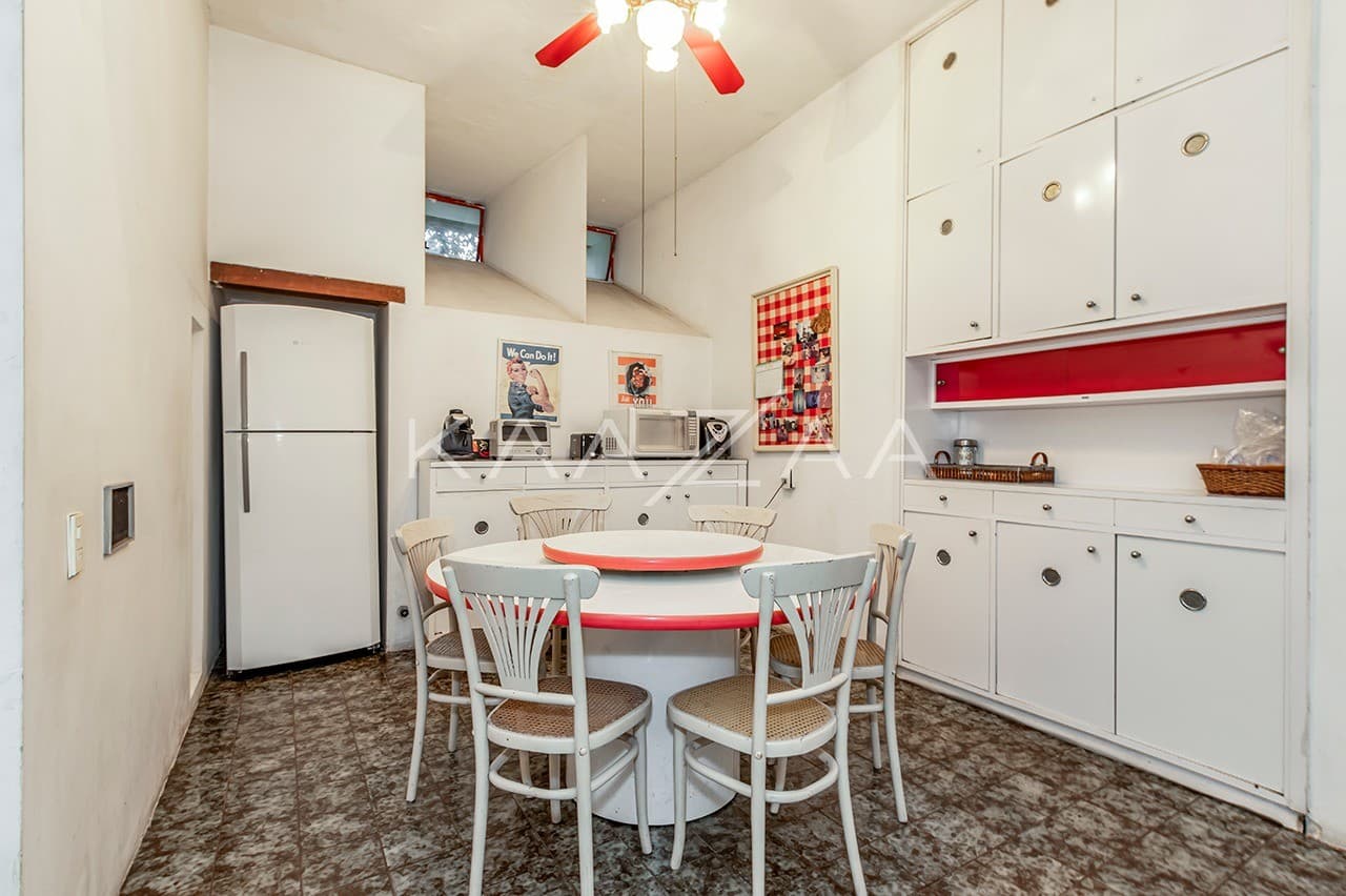 Casa brutalista com projeto arquitetônico singular e muito concreto no Jardim América. - Foto 27