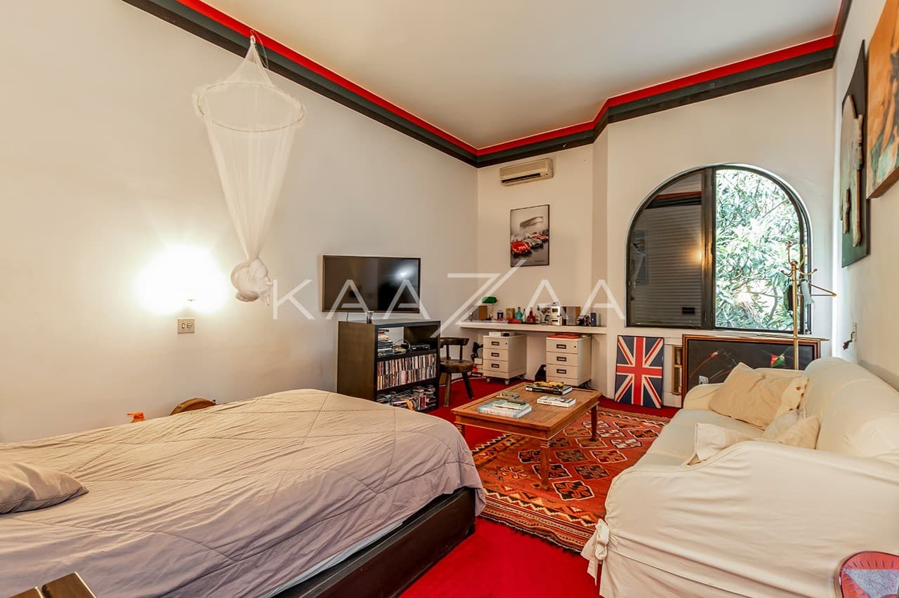 Casa brutalista com projeto arquitetônico singular e muito concreto no Jardim América. - Foto 18