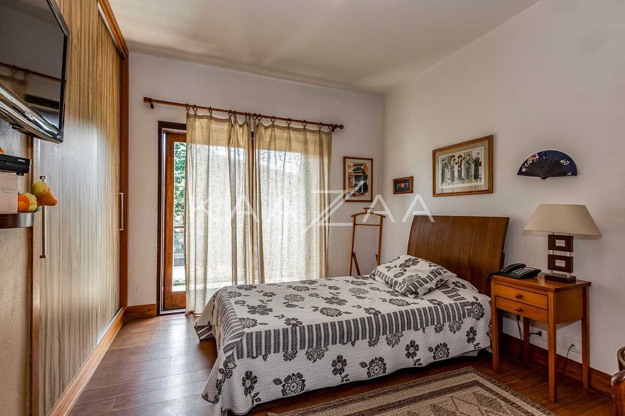 Aquele pé-direito que impressiona qualquer um. Casa em condomínio fechado na Cidade Jardim. - Foto 15