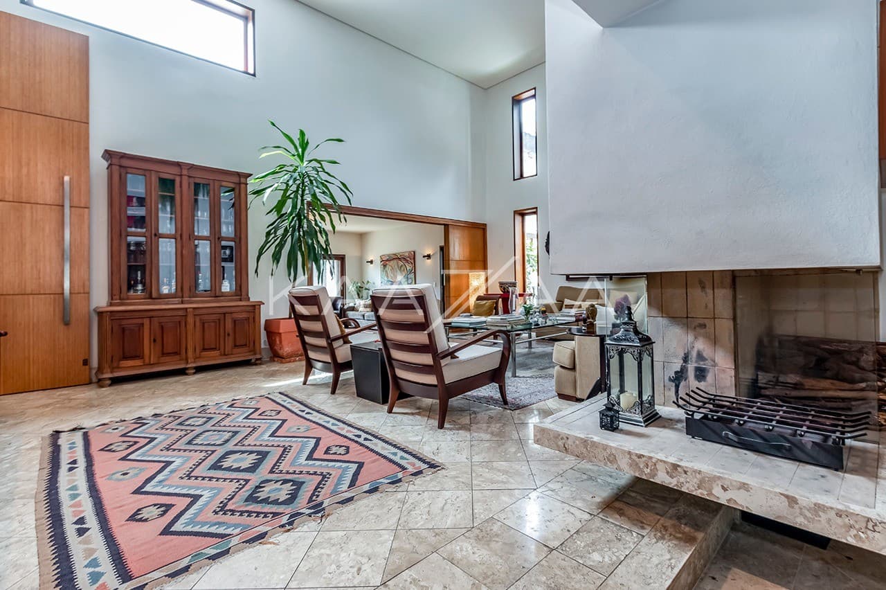 Aquele pé-direito que impressiona qualquer um. Casa em condomínio fechado na Cidade Jardim. - Foto 7