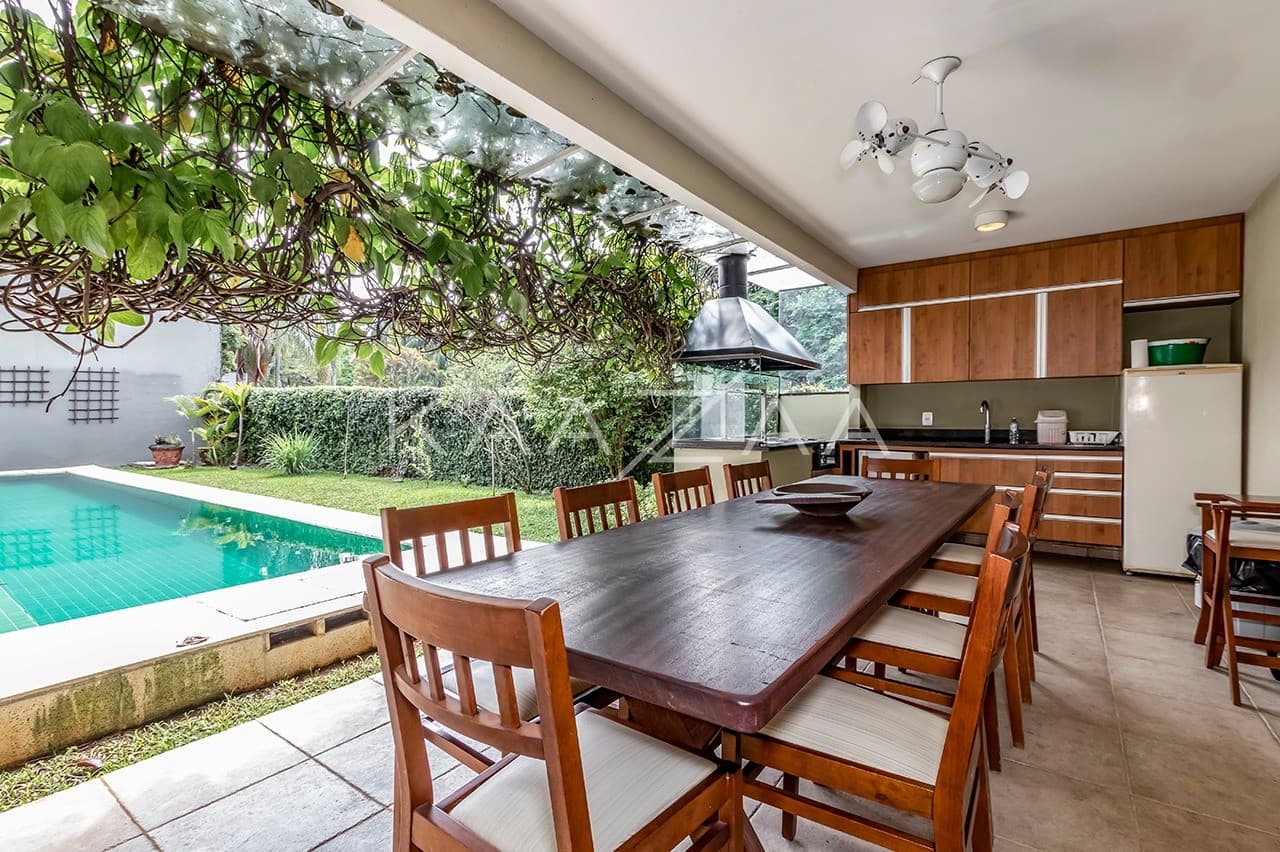 Aquele pé-direito que impressiona qualquer um. Casa em condomínio fechado na Cidade Jardim. - Foto 8