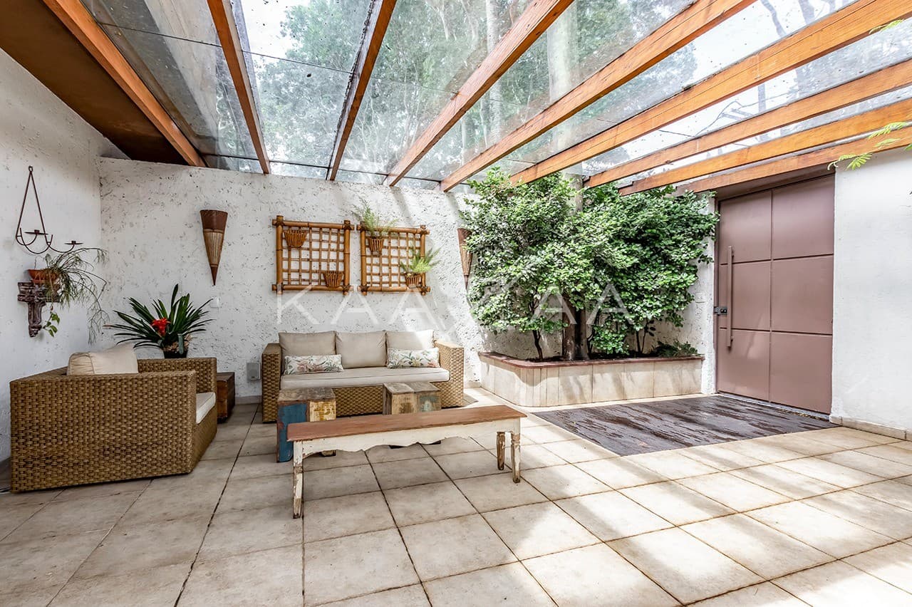 Aquele pé-direito que impressiona qualquer um. Casa em condomínio fechado na Cidade Jardim. - Foto 13