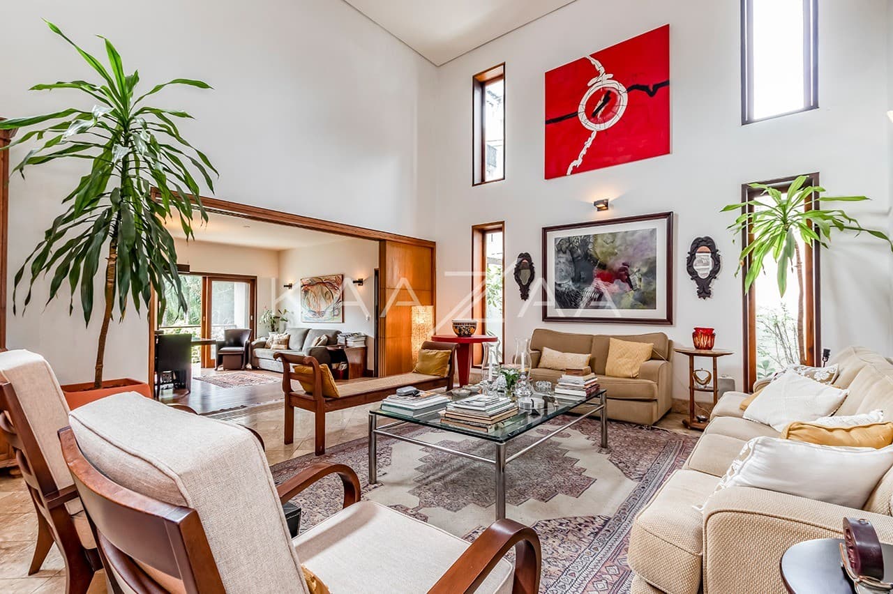 Aquele pé-direito que impressiona qualquer um. Casa em condomínio fechado na Cidade Jardim. - Foto 2