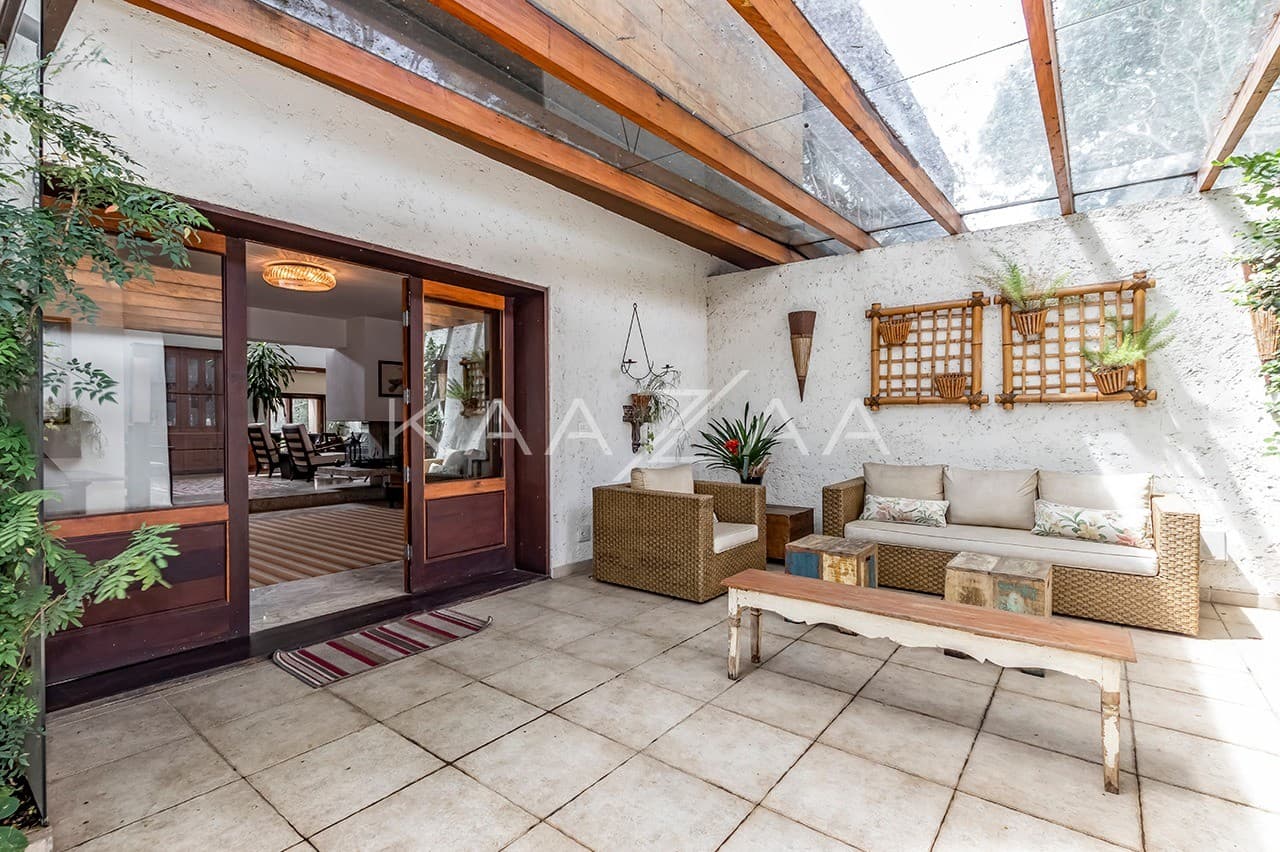 Aquele pé-direito que impressiona qualquer um. Casa em condomínio fechado na Cidade Jardim. - Foto 12