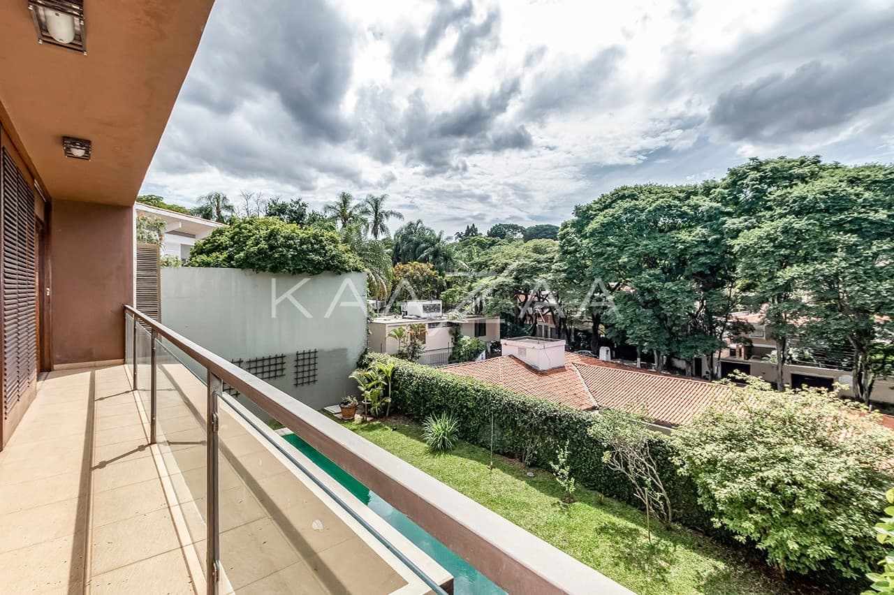 Aquele pé-direito que impressiona qualquer um. Casa em condomínio fechado na Cidade Jardim. - Foto 17