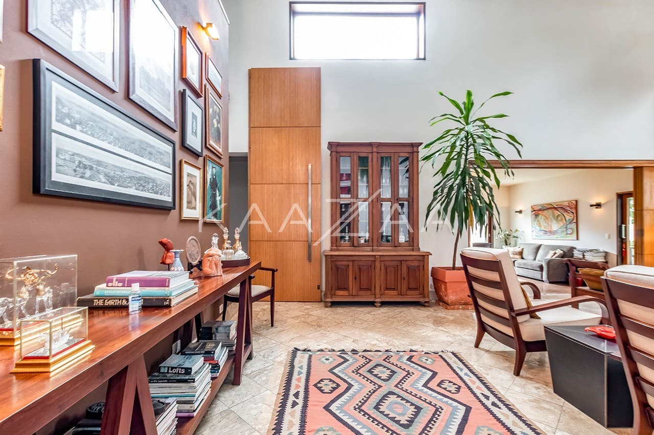 Aquele pé-direito que impressiona qualquer um. Casa em condomínio fechado na Cidade Jardim. - Foto 6