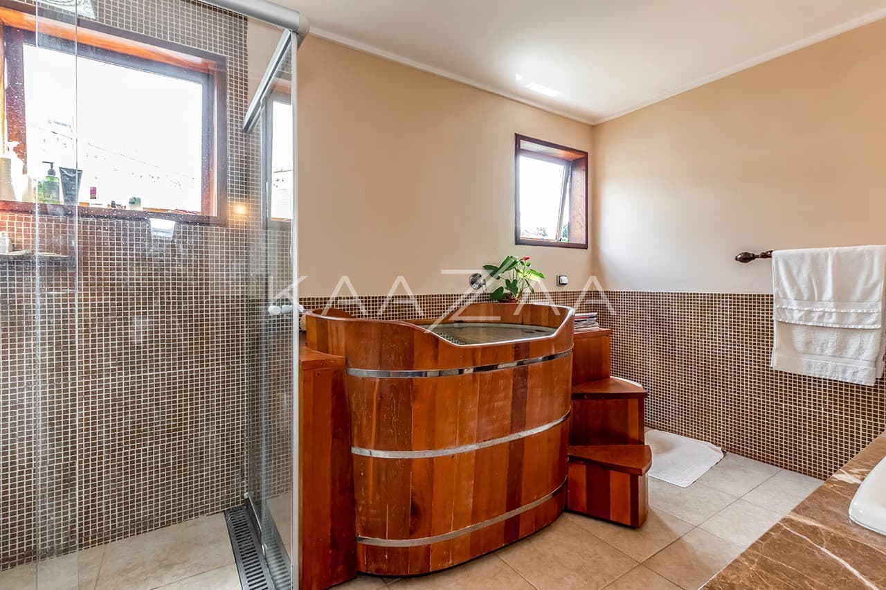 Aquele pé-direito que impressiona qualquer um. Casa em condomínio fechado na Cidade Jardim. - Foto 23