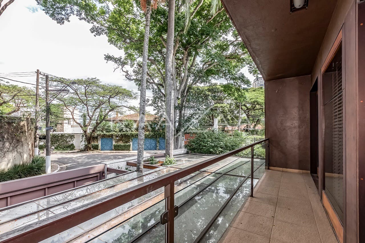 Aquele pé-direito que impressiona qualquer um. Casa em condomínio fechado na Cidade Jardim. - Foto 22