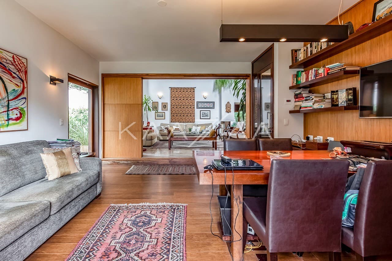 Aquele pé-direito que impressiona qualquer um. Casa em condomínio fechado na Cidade Jardim. - Foto 5