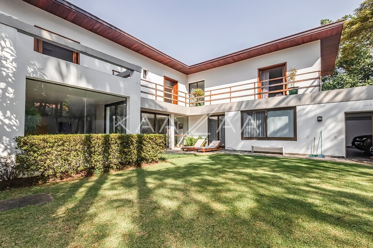 Casa ampla e reformada, com lindos detalhes. Um refúgio natural no meio de SP, no Jardim América. - Foto 4