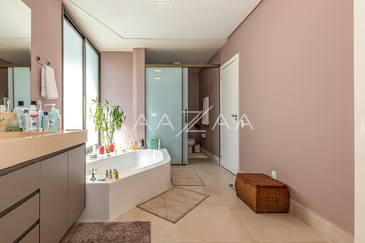 Casa ampla e reformada, com lindos detalhes. Um refúgio natural no meio de SP, no Jardim América. - Foto 16