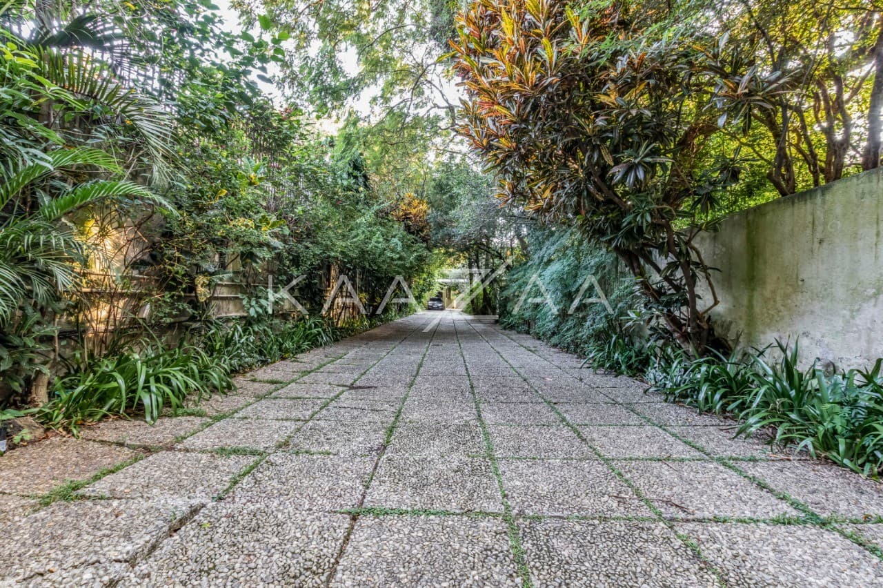 Um terreno em escala rara na cidade, com muito potencial para os negócios. Área de 4.180m² no Jardim Paulista. - Foto 5